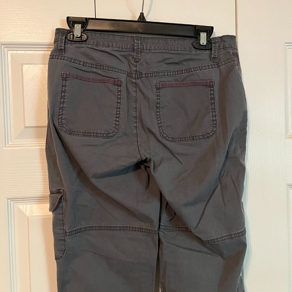 Capris - Picture 4 of 4